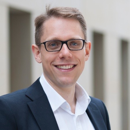 Dr. Ulrich Wolffgang